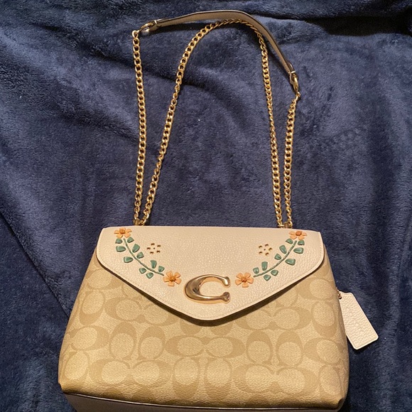 Coach Bags Coach Bag Tammie Shoulder Bag In Signature Canvas With